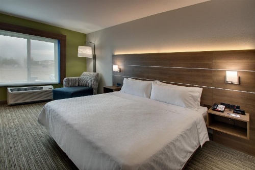 Holiday Inn Express Hotel & Suites Waukegan/Gurnee image 25