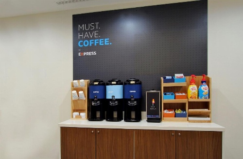 Holiday Inn Express Hotel & Suites Waukegan/Gurnee image 27