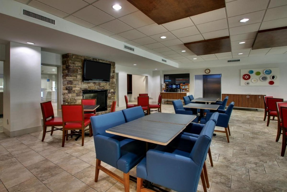 Holiday Inn Express Hotel & Suites Waukegan/Gurnee Image 30