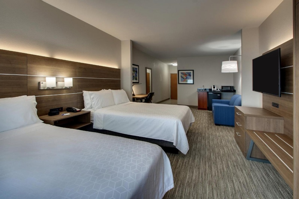 Holiday Inn Express Hotel & Suites Waukegan/Gurnee Holiday Inn Express Hotel & Suites Waukegan/Gurnee